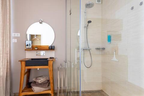 Studio Chic Avec Salon Et Terrasse Privee Apartment Tourcoing Ngoại thất bức ảnh